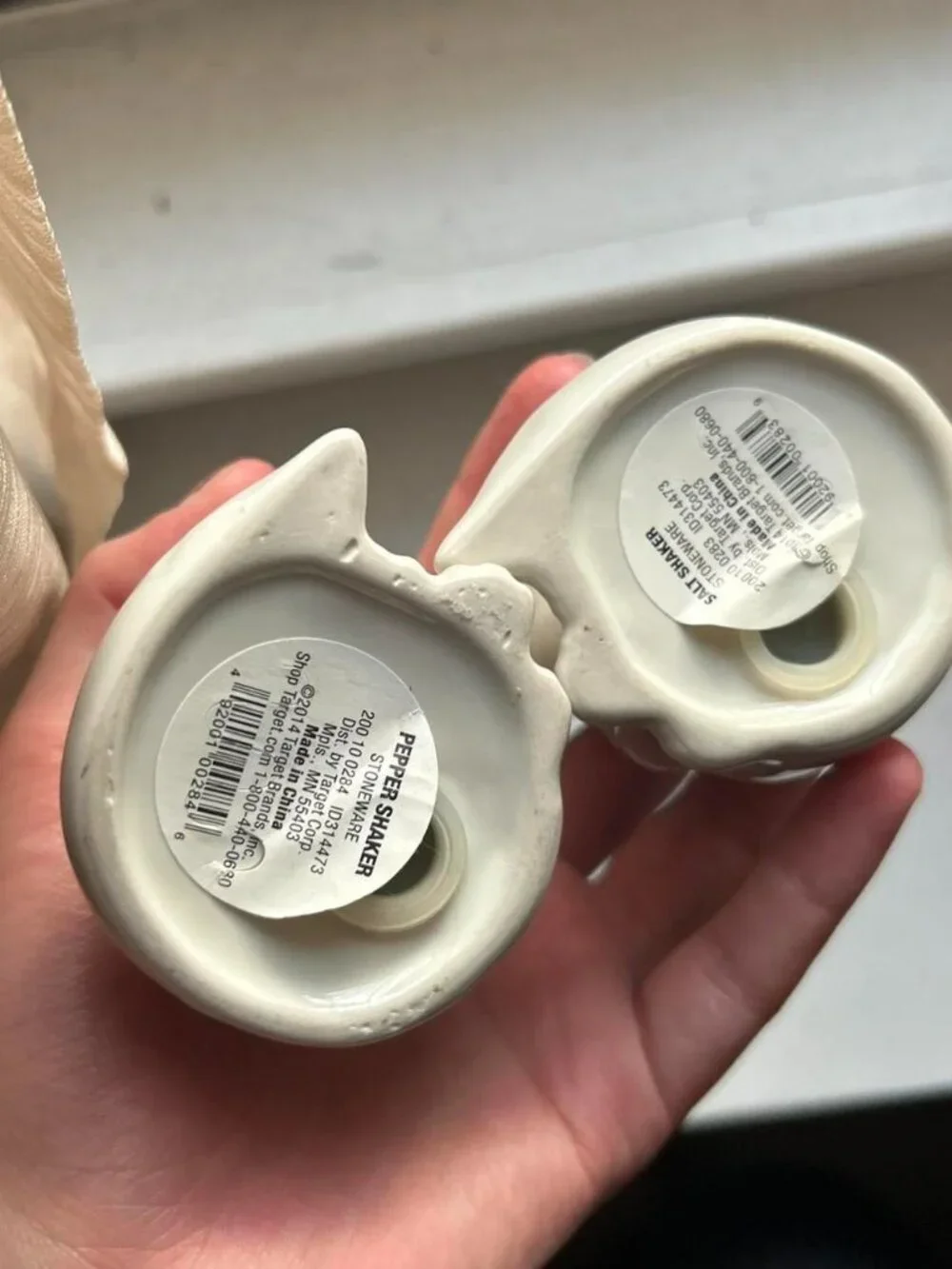 New White Fox Shaped Target Salt and Pepper Shakers